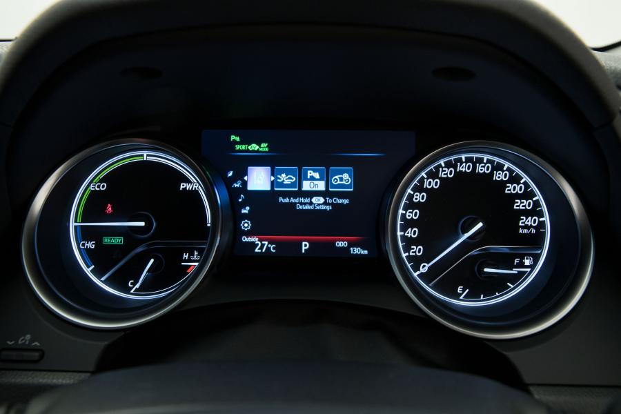 Панель приборов Toyota Camry Ascent Sport Hybrid 2017 года  (AU) (фото 3 из 12)